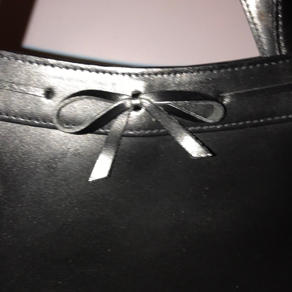 Elegant Ann Taylor Handbag - Black